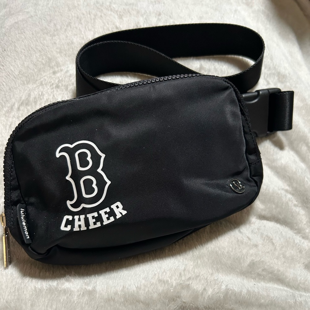 lululemon athletica Black Belt Bag - Picture 1 of 6